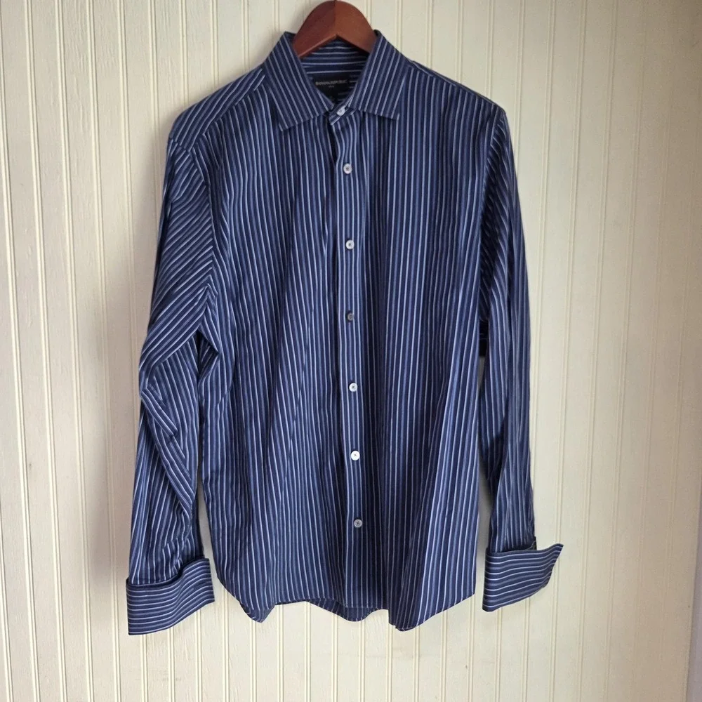 Banana Republic Dress‎ Shirt Mens Medium Blue Stripe Regular Fit Long Sleeve
